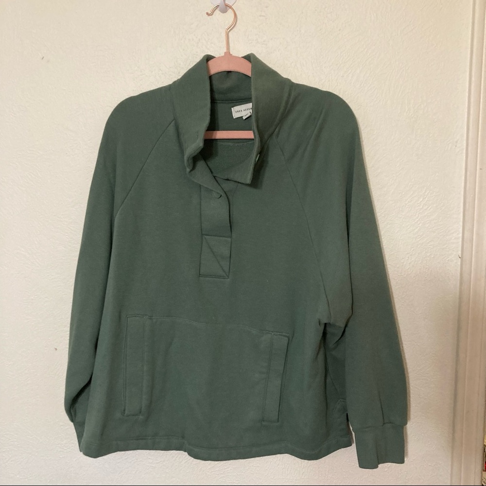 Free Assembly Green Button Pullover Size XXXL